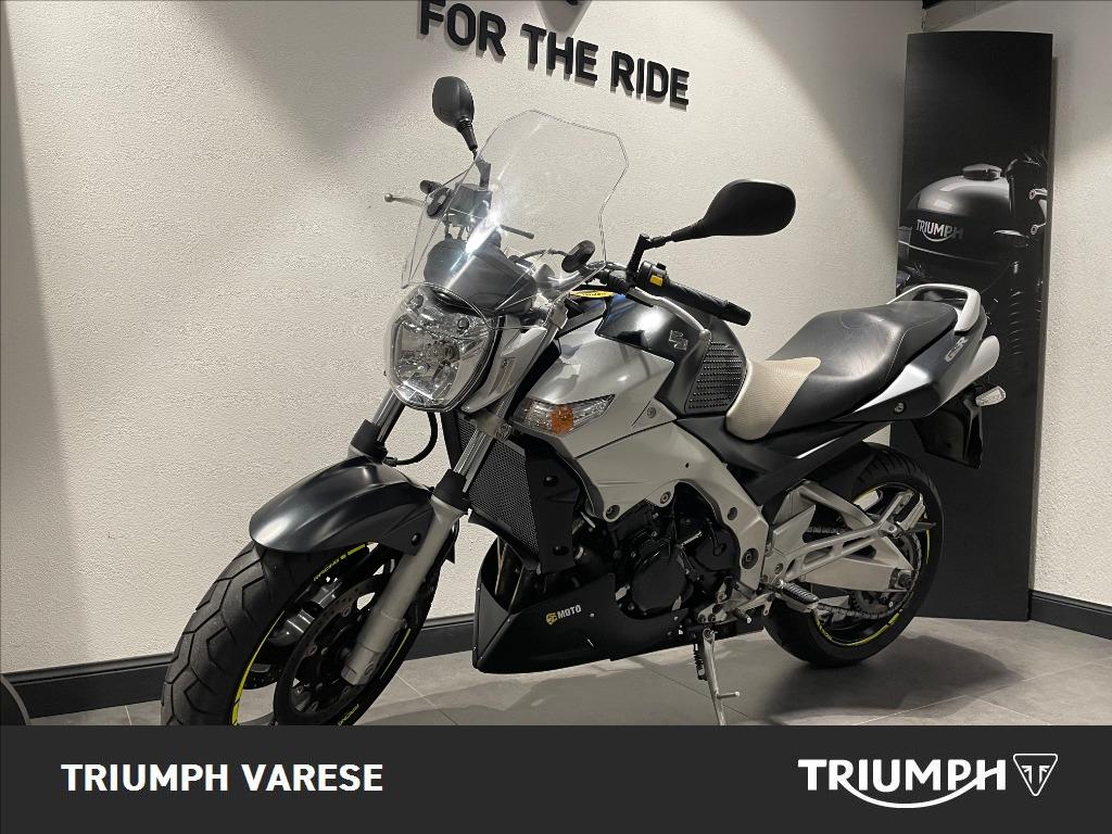 SUZUKI GSR 600 