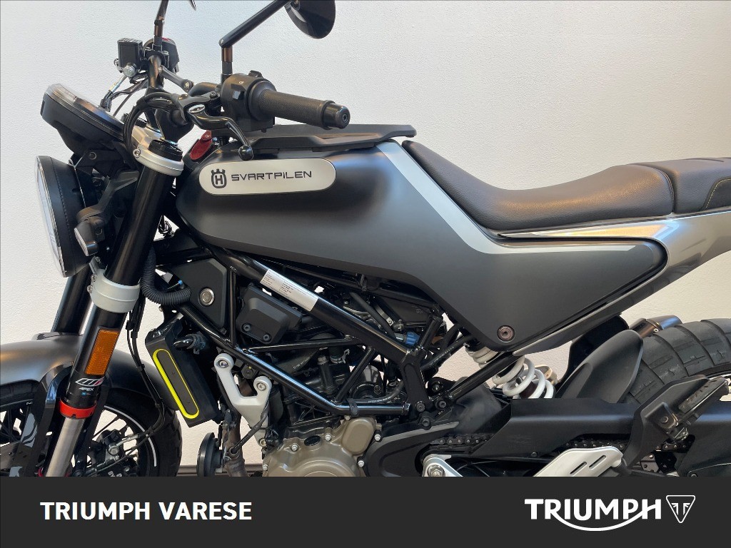 HUSQVARNA Svartpilen 125 4T